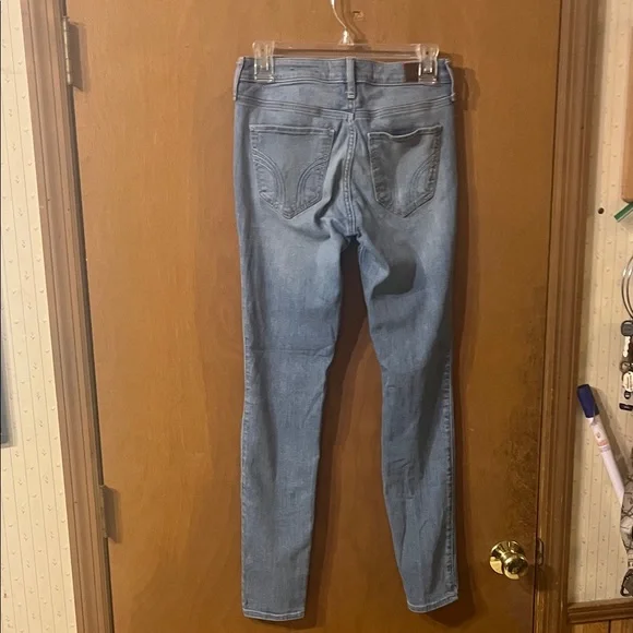 Hollister Light Blue Women's Jeans - Picture 3 of 6
